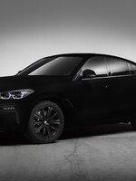 Toto nie je Photoshop, ale nové BMW X6 v najčiernejšej čiernej na svete