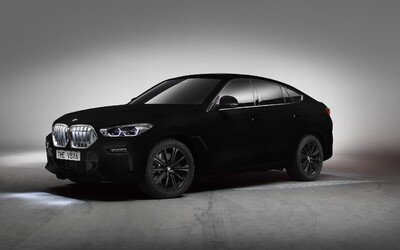 Toto nie je Photoshop, ale nové BMW X6 v najčiernejšej čiernej na svete