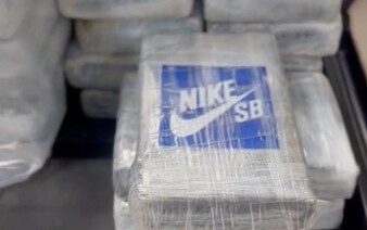 Toto veru neboli tenisky. Na Floride vyplavilo 30 kíl kokaínu s logom Nike SB