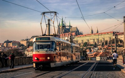 Toužíš po vlastní tramvaji či autobusu? Pražský dopravní podnik rozprodává část svého majetku