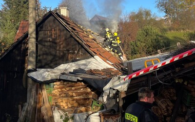 Tragický požár na Zlínsku: Hasiči v domě našli ohořelé tělo