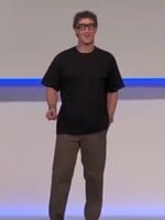 Trapas počas predstavenia nových AI okuliarov od Mety: Zuckerbergovi prestali fungovať