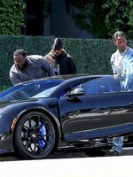 Travis Scott si na narodeniny podaroval luxusné Bugatti Chiron v hodnote 3 miliónov dolárov