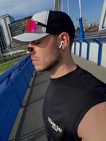 Trend lepenia úst aj nosa si obľúbili športovci aj bežní ľudia: Sľubuje krajšiu tvár aj lepší spánok. Čo si o ňom myslia odborníci?