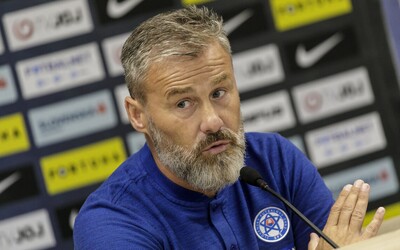 Tréner slovenskej futbalovej reprezentácie Pavel Hapal má koronavírus. Okrem neho aj ďalší členovia tímu