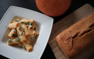 Tři recepty z dýně, které si zamiluješ. Zapomeň na polévku, zkus kari nebo luxusní těstoviny s vodkou