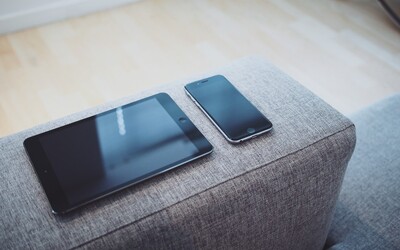 Tri tipy na lepenie displejov na smartfónoch a iPadoch