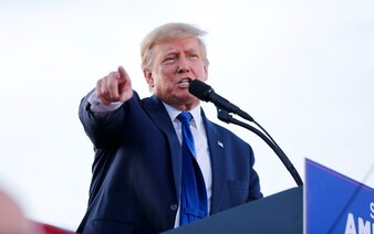 Trump čelí obvinění ze snahy zvrátit výsledky voleb a z pokusu o zničení demokratického systému