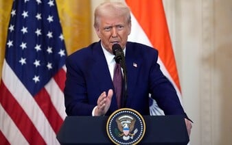 Trump na sociálnych sieťach odkázal na citát od Napoleona. Vyslúžil si za to kritiku