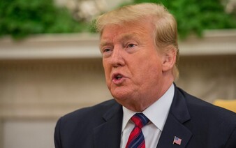 Trumpova cla budou „katastrofou“ pro malé vinaře. Obchodní spor mezi EU a USA ohrožuje další sektor