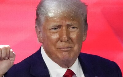 Trumpův tým omylem pozval do vládního skupinového chatu novináře. Ten se dozvěděl o vojenských plánech