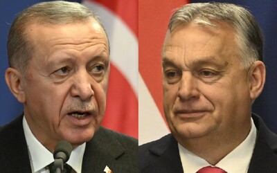  Turecký parlament schválil vstup Švédska do NATO. Maďarsko je poslednou krajinou, ktorá ho blokuje