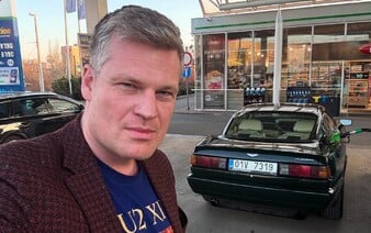 Turek za nafocenou jízdu pokutu nakonec dostal. Za rychlost ani telefon to ale nebylo