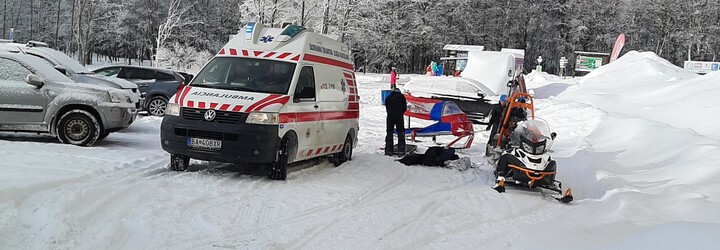 Turista v Tatrách sa opil a zranil, zavolali mu záchranku. Potom museli volať políciu, lebo bol agresívny
