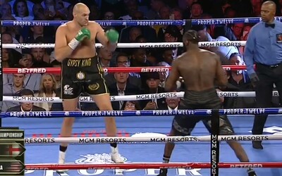 Tyson Fury porazil v boxerskom zápase Deontaya Wildera a stal sa novým šampiónom WBC