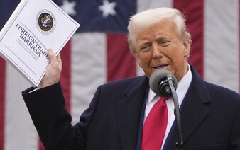 USA zakázaly diplomatům v Číně lásku. Američtí zaměstnanci nesmí mít vztahy ani sex s místními