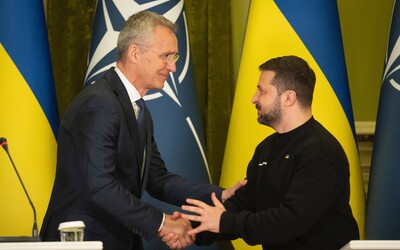 Ukrajina má místo v NATO, řekl šéf Aliance při návštěvě Kyjeva 