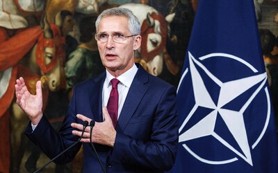 Ukrajina môže od Západu čoskoro čakať viac dodávok ťažkých zbraní, tvrdí Jens Stoltenberg z NATO