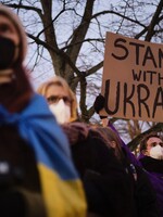 Ukrajinskí pracovníci v Česku dostávajú povolávacie rozkazy. Firmy sa obávajú o svojich zamestnancov a nedostatku pracovnej sily
