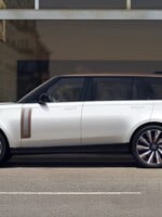 Zcela nový Range Rover je tady. Má až 5 displejů, čistý design a osmiválec s výkonem 530 koní od BMW