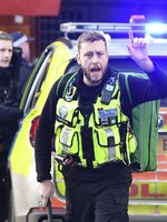 Útok na London Bridge byl teroristickým činem, policie oznámila, že útočníka zastřelili