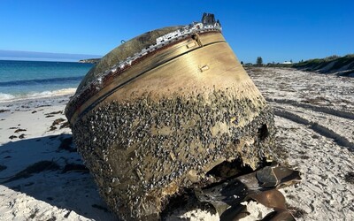 Už poznáme pôvod záhadného objektu, ktorý oceán vyplavil na pláž v Austrálii. Ukázalo sa, že naozaj pochádza z vesmíru