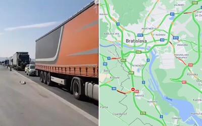 V 15-kilometrovej kolóne z Bratislavy museli vodiči čakať 90 minút. Policajné kontroly budú cez sviatky intenzívnejšie