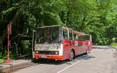 V Bratislave bude každú letnú nedeľu premávať autobus bez strechy. Potešia sa mu najmä rodiny s deťmi, ktoré chcú ísť do prírody
