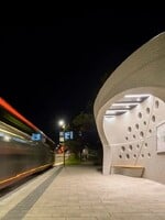 V Bratislave postavili prvú 3D tlačenú autobusovú zastávku. Má tvar eliptického valca