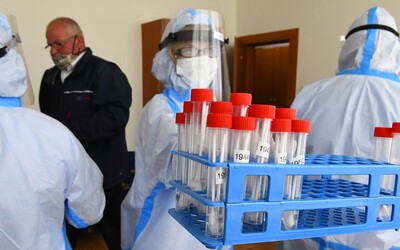 V Česku během pátku přibylo 486 nově nakažených, jde o druhý největší přírůstek za celou dobu pandemie