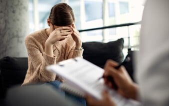 V Česku bude možné využívat psilocybin v léčbě duševních onemocnění, schválila sněmovna