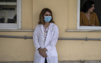 V Česku dnes začne platit nové koronavirové opatření. V neděli bylo nejméně nových případů za týden