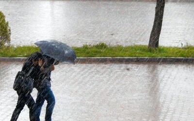 V Česku hrozí kvůli dešti povodně. Silný vítr může způsobit škody 