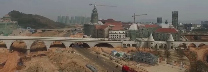 V Číně staví kopii Českého Krumlova. Nejkrásnější město Česka vyroste v sídle Huawei