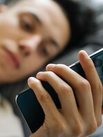 V EÚ je dostupná kontroverzná pornografická aplikácia, ktorá obchádza App Store. Apple nešetrí kritikou