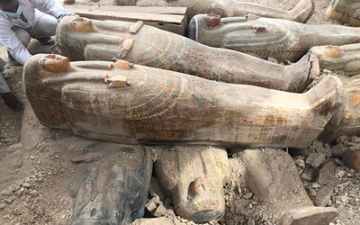 V Egypte objavili viac ako 20 starodávnych nepoškodených rakiev v pôvodnom stave, s viditeľnými dekoráciami. Ešte ich neotvorili