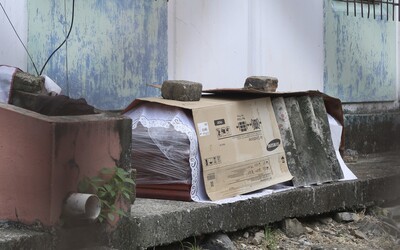 V Ekvádoru nechávají těla mrtvých na opuštěných ulicích. Pohřební služby kvůli koronaviru nestíhají