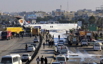 V Iráne havarovalo ďalšie lietadlo. Stroj skončil uprostred rušnej ulice
