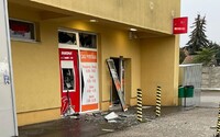 V Ivanke pri Nitre došlo v noci k výbuchu. Lupič pomocou výbušniny vykradol bankomat
