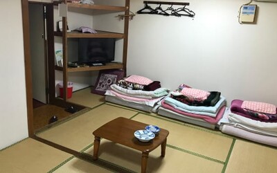 V Japonsku seženeš pokoj v hotelu za 23 korun na den. Tvůj pobyt se ale bude streamovat na YouTube