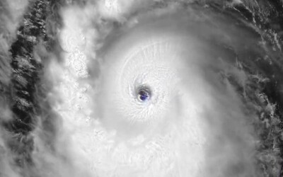 V Karibiku udeřil hurikán Beryl, doprovází ho vítr o rychlosti 260 kilometrů za hodinu