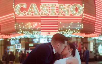 V Las Vegas padol rekordný počet mladomanželov. Prilákal ich tento výnimočný dátum