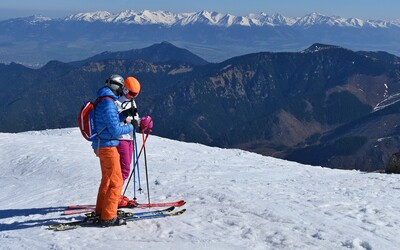 V Nízkych Tatrách zasypala lavína dvoch slovenských lyžiarov. Jeden z nich neprežil