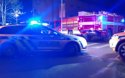 V Ostravě došlo k výbuchu bytu, údajně se jednalo o varnu drog. Z místa prchal muž v trenýrkách