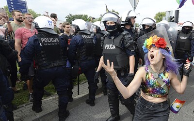 V Poľsku sa opäť šíria protesty za práva LGBTI osôb, polícia zadržala transgender aktivistku. Vo väzbe má zostať až dva mesiace