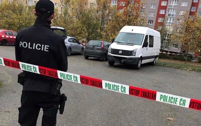 V Praze byl postřelen třináctiletý chlapec, policie zadržela dva muže a několik zbraní