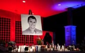 V Praze proběhla zádušní mše za zastřeleného aktivistu Kirka. Policie musela řešit potyčku