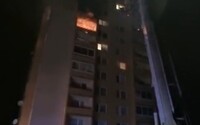 V Prešove v noci horel panelový dom, obyvateľov museli evakuovať. Požiar si vyžiadal obete 