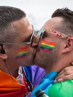 V Severním Irsku uzákonili manželství homosexuálů