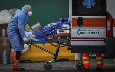 V Taliansku za jeden deň zomrelo na koronavírus takmer 750 ľudí, čísla nakazených sa opäť približujú k smutnému rekordu z víkendu